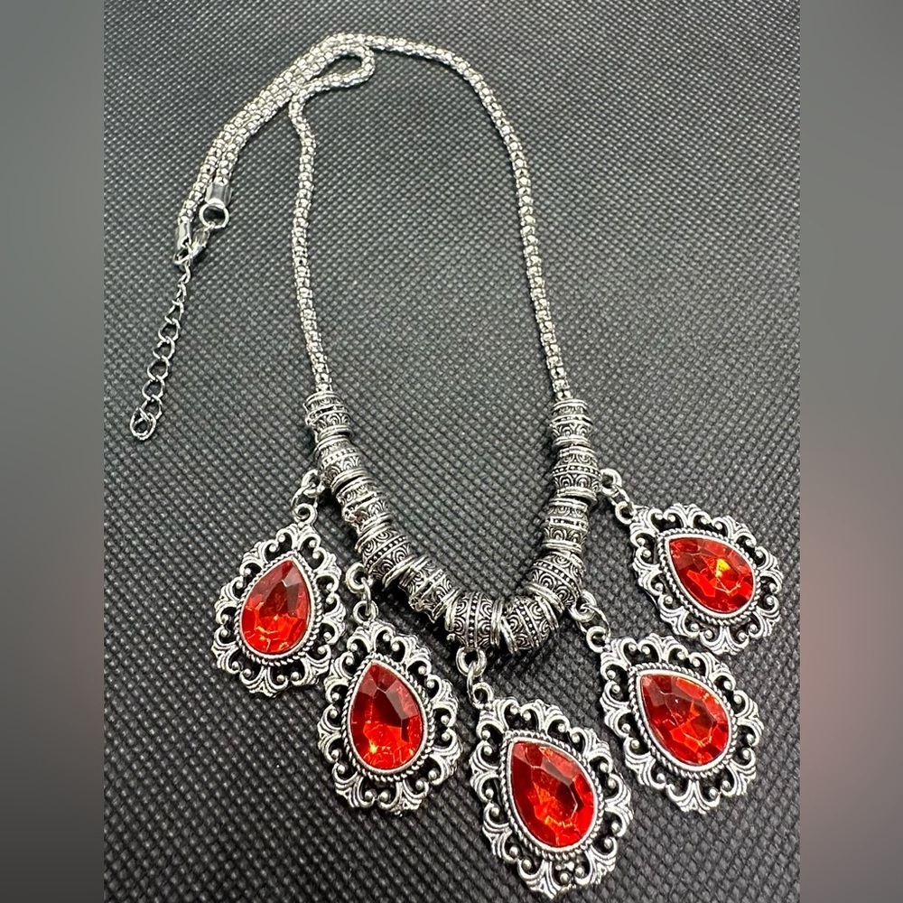 💎❤️STUNNING Vintage Silver Tone & Vermillion Dangle Necklace Earrings 💎❤️ - Picture 15 of 16
